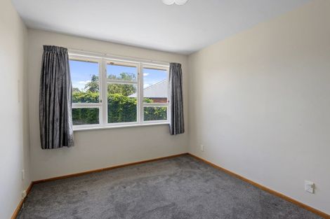 Photo of property in 52 Lambeth Crescent, Redwood, Christchurch, 8051