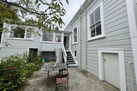 Photo of property in 19 Myrtle Crescent, Mount Cook, Wellington, 6021