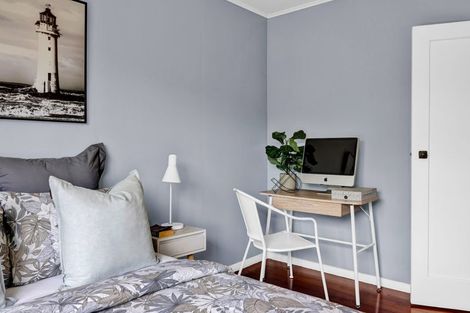 Photo of property in 15 Wrantage Street, Westown, New Plymouth, 4310