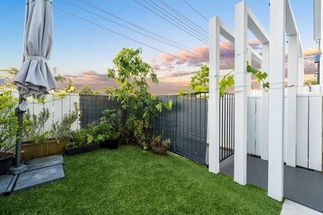 Photo of property in 3/21 Titoki Street, Te Atatu Peninsula, Auckland, 0610