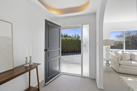Photo of property in 3b Hunter Place, Merrilands, New Plymouth, 4312