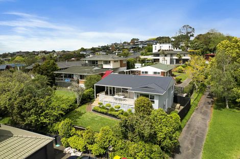 Photo of property in 2/16 Castleton Drive, Howick, Auckland, 2014