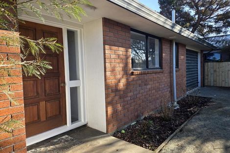 Photo of property in 2/3 Pinehurst Crescent, Russley, Christchurch, 8042