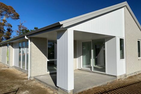 Photo of property in 2 Hauhake Lane, Omokoroa, 3114