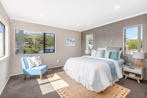 Photo of property in 16 Endeavour Drive, Whitby, Porirua, 5024