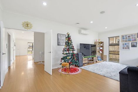 Photo of property in 11 Carrickdawson Drive, Flat Bush, Auckland, 2019