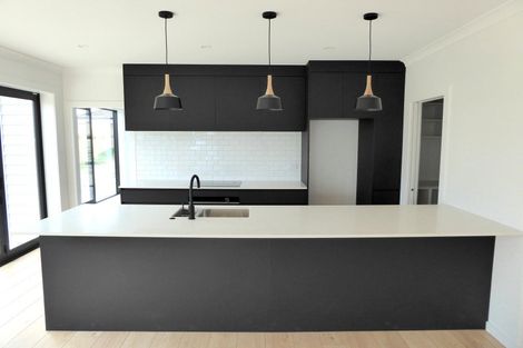 Photo of property in 10 Corsica Court, Fitzherbert, Palmerston North, 4410