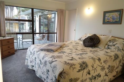 Photo of property in 82 Torkar Road, Clarks Beach, 2122