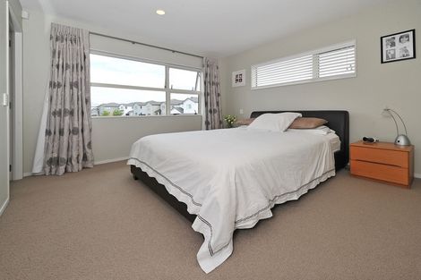 Photo of property in 27 Pickaberry Avenue, Karaka, Papakura, 2113