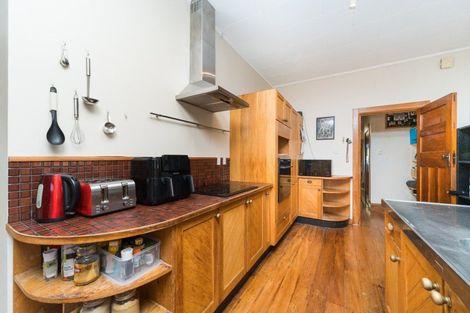 Photo of property in 161 Featherston Street, Takaro, Palmerston North, 4410