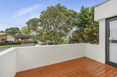 Photo of property in 2/41 Merriefield Avenue, Forrest Hill, Auckland, 0620