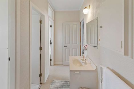 Photo of property in 8 Feltham Street, Hunterville, 4730