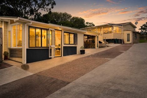 Photo of property in 4 Brian Crescent, Stanmore Bay, Whangaparaoa, 0932