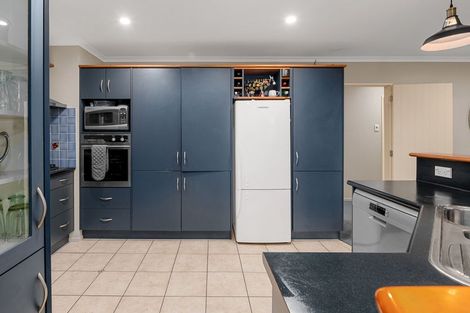 Photo of property in 76 Saint James Drive, Huntington, Hamilton, 3210