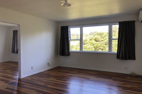Photo of property in 147 Ruskin Road, Newlands, Wellington, 6037