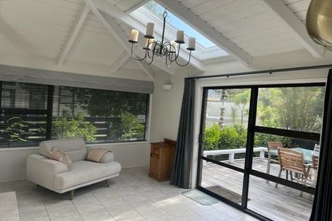 Photo of property in 1/28 Sandown Road, Rothesay Bay, Auckland, 0630