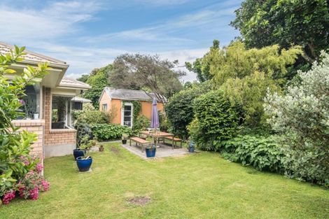 Photo of property in 4 Kaikomako Road, Waikanae, 5036