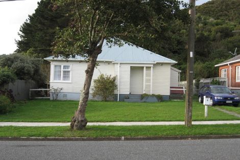 Photo of property in 3 Wilkie Crescent, Naenae, Lower Hutt, 5011