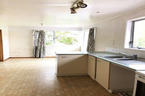 Photo of property in 3 Tahu Crescent, Sunnynook, Auckland, 0620