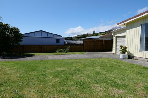 Photo of property in 17 Sunshine Avenue, Paraparaumu, 5032