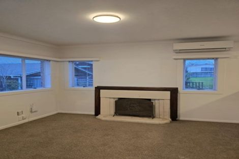 Photo of property in 8 Staveley Avenue, Mount Roskill, Auckland, 1041