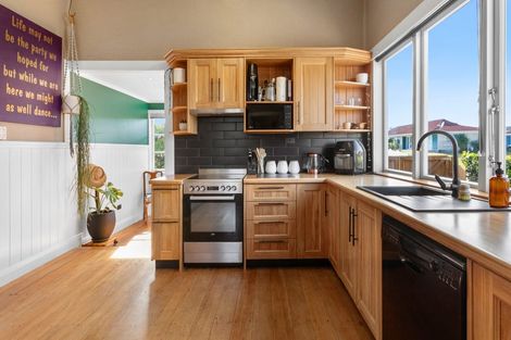 Photo of property in 8 Coronation Road, Morrinsville, 3300