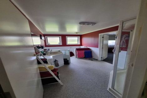 Photo of property in 473 Tararua Road, Levin, 5571