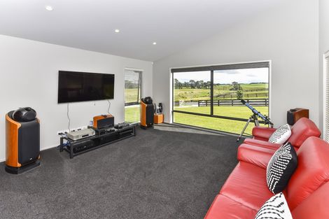 Photo of property in 133 Mcrobbie Road, Kingseat, Papakura, 2580