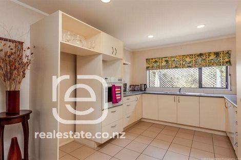 Photo of property in 2 Marbella Drive, Massey, Auckland, 0614
