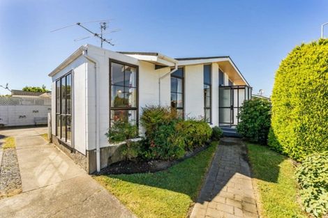 Photo of property in 1/220 Waimairi Road, Ilam, Christchurch, 8041