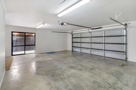 Photo of property in 21 Mandalay Place, Waiuku, 2123