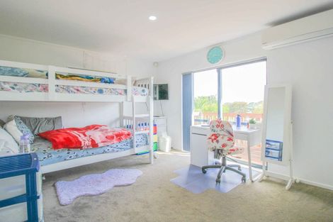Photo of property in 38 Awaroa Road, Sunnyvale, Auckland, 0612
