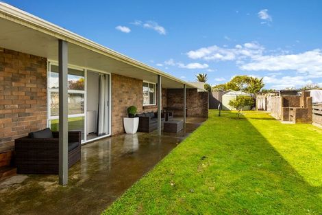 Photo of property in 7b Beach Road, Omata, New Plymouth, 4374