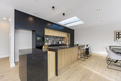 Photo of property in 128 Skulander Crescent, Orewa, 0931