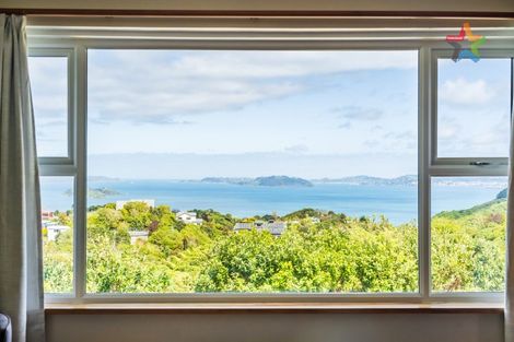 Photo of property in 46 Maungaraki Road, Korokoro, Lower Hutt, 5012