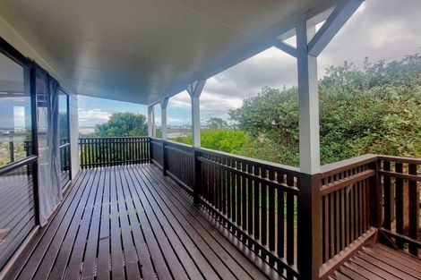 Photo of property in 36 Ellesmere Crescent, Pakuranga Heights, Auckland, 2010