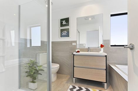 Photo of property in 32 Tamiro Road, Whenuapai, Auckland, 0618