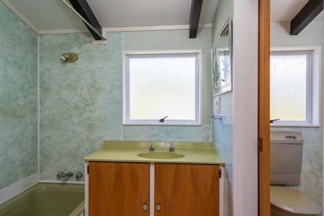 Photo of property in 16 Wakeman Road, Acacia Bay, Taupo, 3330