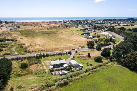 Photo of property in 75 Strathnaver Drive, Waikawa Beach, Levin, 5573