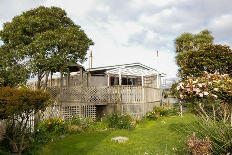 Photo of property in 5 Te Whena Street, Otaki Beach, Otaki, 5512