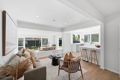 Photo of property in 42a Old Lake Road, Narrow Neck, Auckland, 0624