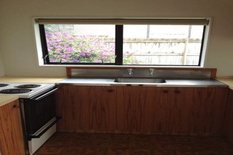 Photo of property in 2/69 Orams Road, Hillpark, Auckland, 2102