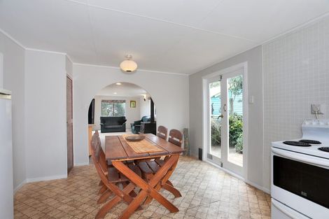 Photo of property in 15 Punga Street, Tangimoana, 4822