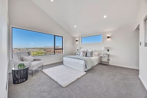 Photo of property in 8 Koheru Place, Long Bay, Auckland, 0630