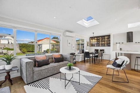 Photo of property in 17 Sandringham Street, Saint Clair, Dunedin, 9012