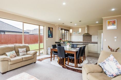 Photo of property in 3 Varsity Heights, Fitzherbert, Palmerston North, 4410