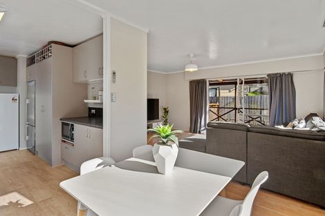 Photo of property in 2/29 Cranston Street, Torbay, Auckland, 0632