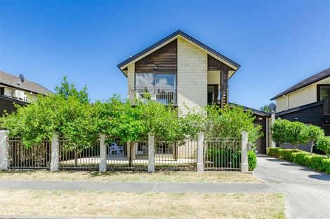 Photo of property in 19 Bluewater Place, Paraparaumu, 5032