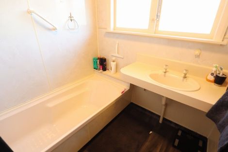 Photo of property in 32 Antonio Street, Stratford, 4332