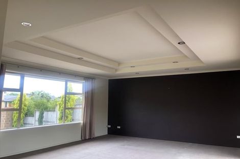 Photo of property in 2 Somerton Drive, Huntington, Hamilton, 3210